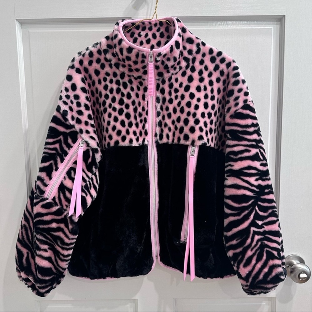 🥷🏿🥷🏿🥷🏿UGGS Women’s Marlene Sherpa Jacket Animalia size-XS pink leopard
